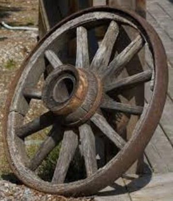 Wagon Wheel Ideas, Wagon Wheel Garden, Antique Wagon Wheels, Bullock Cart, Wooden Wagon Wheels, Antique Wagon, Retro Things, Wagon Wheels, Country Treasures