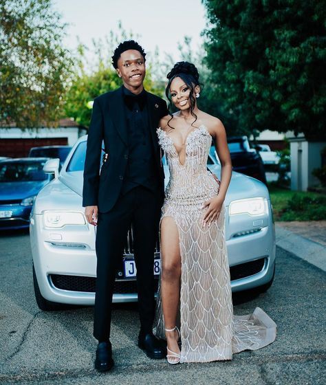 Couples Prom Outfits, Homecoming Couples Outfits, Expensive Meals, Couples Prom, Matric Dance Dresses, Prom Photoshoot, Prom Couples, Prom Inspiration, Pretty Quinceanera Dresses