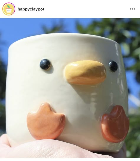 Animal Mugs Clay, Clay Animal Pinch Pots, Pinch Pot Sculptures, Easy Pinch Pot Ideas, Air Dry Clay Duck, Air Dry Clay Cup, Air Dry Clay Mug, Cute Pinch Pot Ideas, Ceramic Masks Ideas