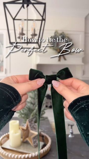 Easy Bows For Christmas Tree, Bows For Trees Christmas, How To Make Velvet Bows For Christmas Tree, Bow For A Wreath Easy Diy, Simple Bow For Wreath, Diy Bows For Tree, How To Bow Tie Ribbon, How To Tie A Pretty Bow With Ribbon, Cute Bow Tutorial