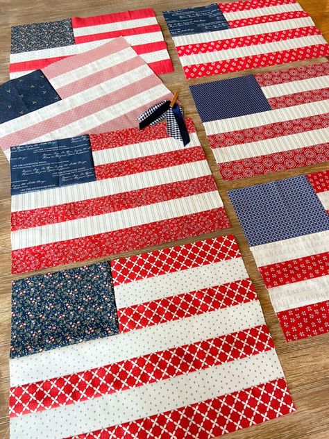 Stars and Stripes: and American flag quilt – Carried Away Quilting Bed Runners Ideas, Patriotic Placemats, Stripe Quilt Pattern, Thimble Blossoms, Stripes Quilt, American Flag Quilt, Americana Design, Lodge Hotel, Quilted Placemats