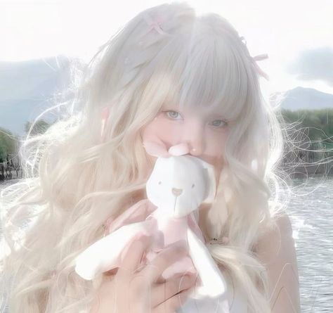 Long White Hair With Bangs, Blue Wonyoungism, Soft Angel Aesthetic, Alice In Wonderland Paintings, Aesthetics Girl, White Aesthetics, Aesthetic Era, Japanese Kids, Teddy Girl