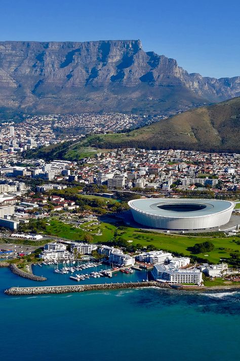 Cape Town, South Africa Trip To South Africa, Table Top Mountain Cape Town, South Africa Table Mountain, Table Mountain Cape Town Photography, Capetown City Aesthetic, South Africa Wallpaper, Cape Town South Africa Aesthetic, Cape Town South Africa Photography, Cape Town Aesthetic