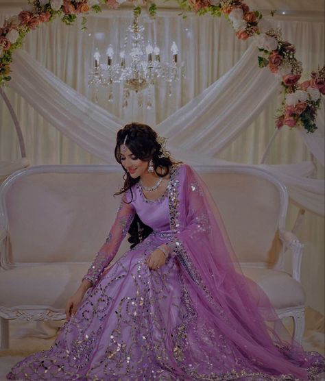 Lavender Desi Wedding Dress, Lavender Walima Dress, Light Purple Walima Dress, Lilac Wedding Dress Pakistani, Lilac Pakistani Dress, Wedding Highlights Video, Mehndi Outfit, Bridesmaid Photoshoot, Long Frock Designs