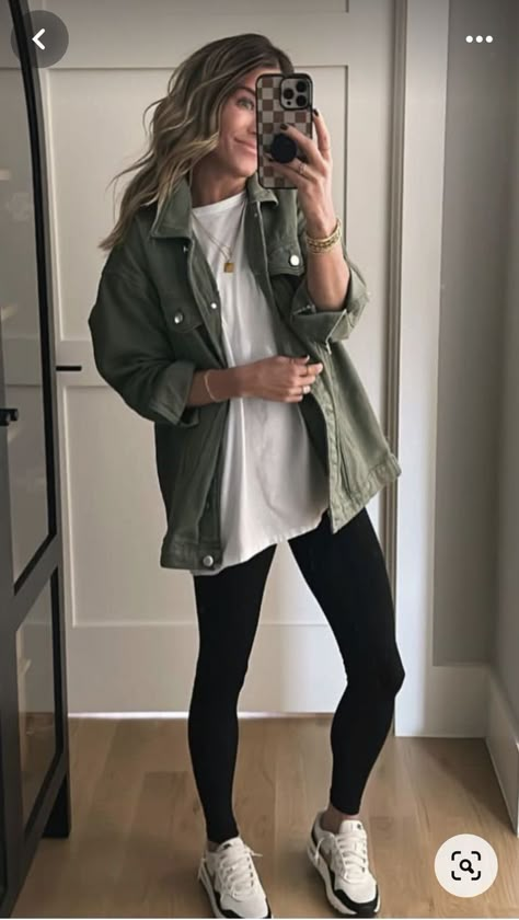 Sahm Outfits Midsize, 2024 Fall Casual Outfits Women, Easy Casual Outfits Winter, Tan Pants Fall Outfit, Fall Outfit Simple, Hip Mom Style, Fall Fashion For Moms Over 30, What Not To Wear To Work, 35 Yo Women Fashion