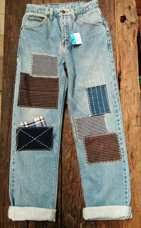 Diy Jorts Cutoffs, Fabric Patches On Jeans, Jean Knee Patch Ideas, Patched Jeans Diy Ideas, Patch Jeans Diy, Jean Patches Ideas, Patch Pants Ideas, Patched Clothing, Patch On Jeans