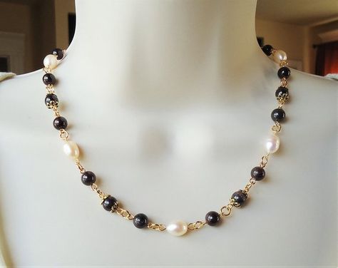 Garnet Gemstone Beaded Necklace.White Freshwater Pearl.Single Strand.Gold.Silver.Statement Necklace. Beaded Necklace White, Black And White Necklaces, Silver Statement Necklace, Bridal Choker, Silver Necklace Statement, Gemstone Beaded Necklace, Necklace Bridal, Jewelry Making Project, Gemstone Necklaces