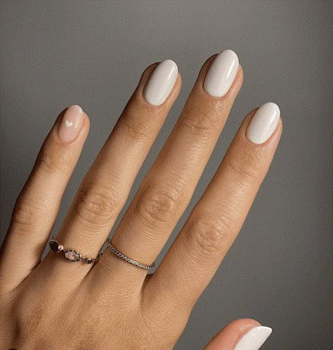 Minimalist Natural Nails, Short Natural Nails, Short Nail Manicure, Lilac Nails, Almond Nails Designs, Round Nails, Short Nail, White Nail, Short Nail Designs