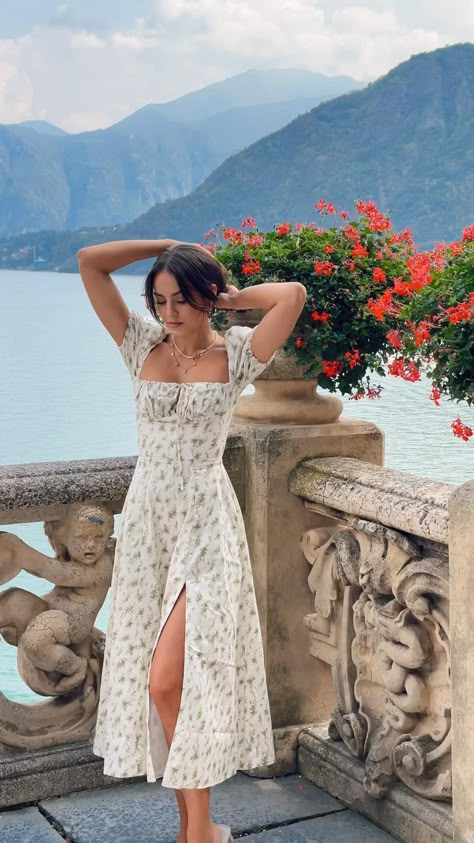 Lac Como, Italy Aesthetic Outfit, Italy Vacation Outfits, Italy Summer Outfits, Rome Outfits, Spain Outfit, Italian Summer Outfits, European Fashion Summer, Greece Outfit