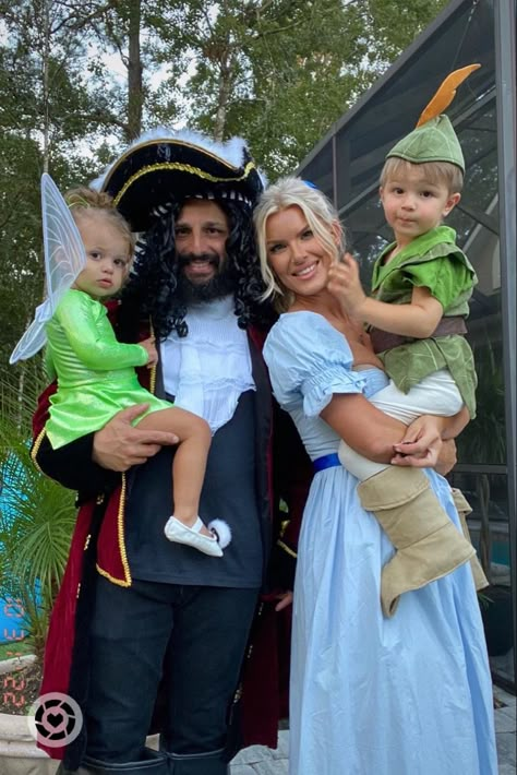 Wendy And Captain Hook Costume, Costumes Ideas For Family Of 3, Family Costumes 4 People, Family Peter Pan Halloween Costumes, Peter Pan Wendy Tinkerbell Costume, Hook Family Costume, Tinkerbell Family Costume Ideas, Diy Wendy Darling Costume, Peter Pan Wendy And Tinkerbell Costumes