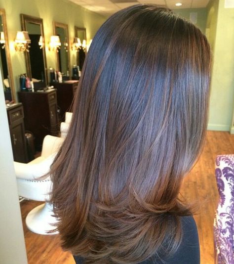 Visos Brown Hair Shades, Long Face Hairstyles, Brown Hair Balayage, Long Brown Hair, Brown Blonde Hair, Trending Hairstyles, Light Brown Hair, Brown Hair Colors, Ombre Hair