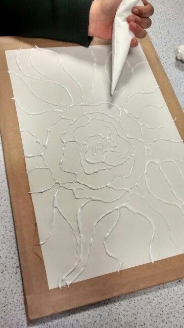 this glue art work gives a really nice effect making certain parts of the work look 2D. Glue Art, Canvas For Beginners, Soyut Sanat Tabloları, Plaster Art, Cool Paintings, Poppy Flower, Diy Canvas, Diy Wall Art, Texture Painting