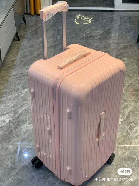 Suitcase Pink, Luxury Suitcase, Aesthetic Traveling, Pink Suitcase, Pink Luggage, Cute Suitcases, Traveling Aesthetic, Cute Luggage, Stylish Luggage