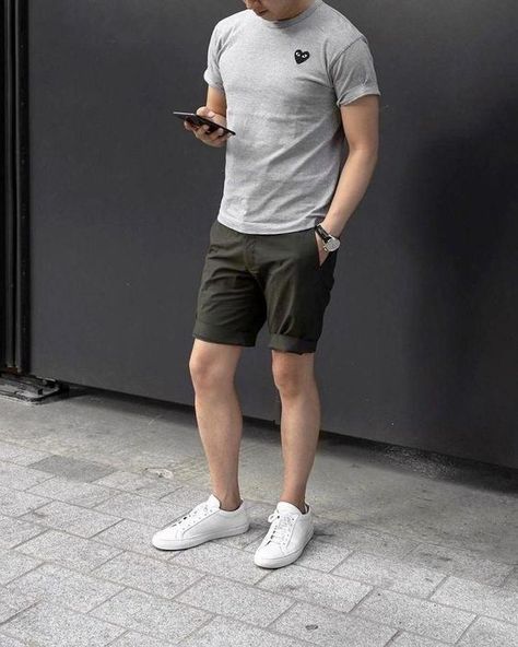 White Sneakers Outfit, Sneaker Outfits, Olive Shorts, Mens Shorts Outfits, Mens Summer Outfits, Mens Casual Outfits Summer, Men's Outfits, Mens Spring Fashion, Mens Fashion Urban