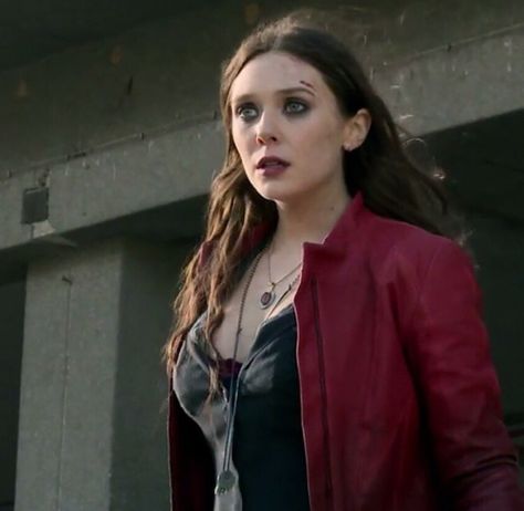 Wanda Maximoff in AoU Emo Wanda, Black Widow And Hulk, Wanda Scarlet Witch, Elizabeth Olsen Scarlet Witch, Wanda Maximoff Scarlet Witch, Scarlet Witch Marvel, The Scarlet Witch, Scarlett Witch, Marvel Dr