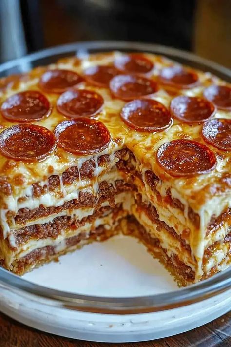 Recipes With Pizza Rolls, Pepperoni Pizza Recipes Homemade, Pizza Hut Priazzo, Pizza Pie Casserole, Pizza Layer Cake, Pepperoni Pizza Layer Cake, Pepperoni Dinner Ideas, Double Decker Pizza, Halo Pizza Oven Recipes