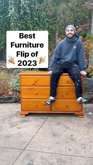 Pine Cupboard Makeover, Restoring Old Furniture Wood, Wood Furniture Refinishing, Refinishing Maple Furniture, Refurbished Furniture Diy Ideas, Furniture Flips Before After, Thrift Flip Furniture, Reuse Furniture, Lint Free Cloth