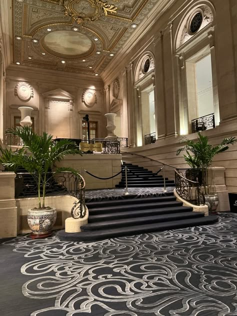 Hotel Inspired Interior Design, Fancy Hotel Suite, Vintage Hotel Lobby Aesthetic, Fancy Hotel Interior, Apartment Lobby Aesthetic, Hilton Hotel Aesthetic, Expensive Hotel Aesthetic, Hotel Hallway Aesthetic, French Hotel Lobby