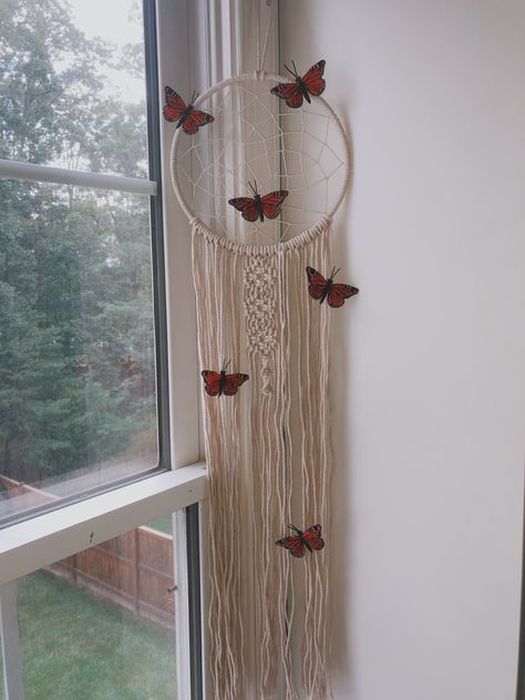 Dream Catchers Aesthetic, Aesthetic Dream Catcher, Fish Knot, Dream Catcher Aesthetic, Butterfly Macrame, Wall Macrame, Macrame Dream Catcher, Dorm Diy, Pretty Crafts