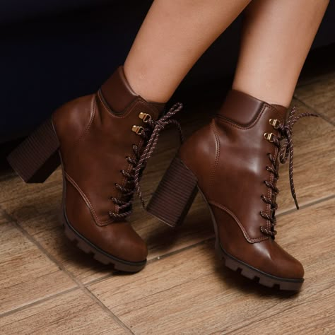 Heeled Brown Boots Outfit, Heeled Boots Aesthetic, Brown Boots Heels, Brown Boots Aesthetic, Brown Heeled Boots, Boots Outfit Ankle, Dr Shoes, Brown Boots Women, Hot Boots