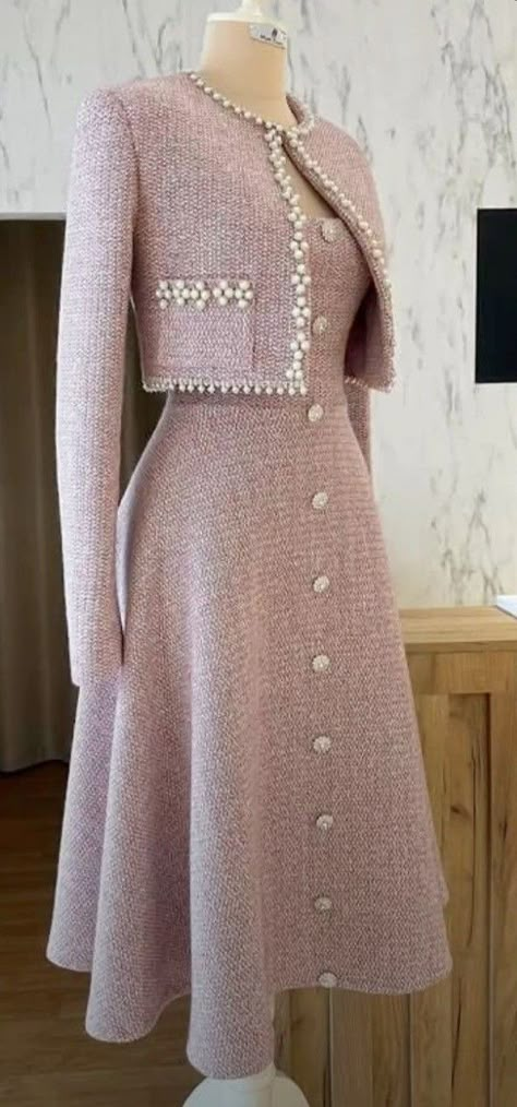 Chanel Dress Aesthetic, Silent Luxury Outfits, Luxury Outfits Aesthetic, Tweed Dress Outfit Classy, Chanel Tweed Outfit, Courtship Dress, Luxury Outfits Classy, Casual Luxury Outfits, Luxury Outfits Glamour