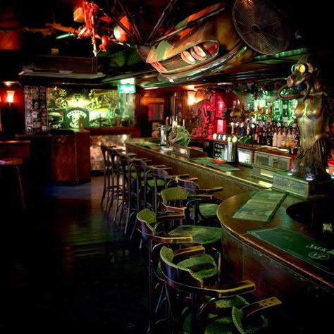 The 8 best dive bars in London 60s Bar Design, Old Dive Bar Aesthetic, Music Scene Aesthetic, Beach Dive Bar, Dive Bars Aesthetic, 70s Dive Bar Aesthetic, Dive Bar Aesthetic, Bars Aesthetic, Blues Bar