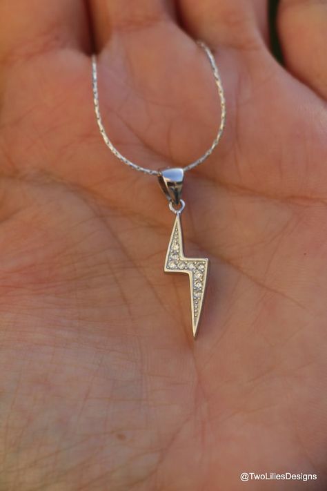 Check out this item in my Etsy shop https://www.etsy.com/listing/915595096/silver-lightning-bolt-necklace-sparkly Harry Potter Scar, Necklaces Aesthetic, Lightning Bolt Necklace, 2023 Aesthetic, Jewelry Dainty, Lightning Bolt, Gold Filled Jewelry, Arrow Necklace, Jewelry Necklace Pendant