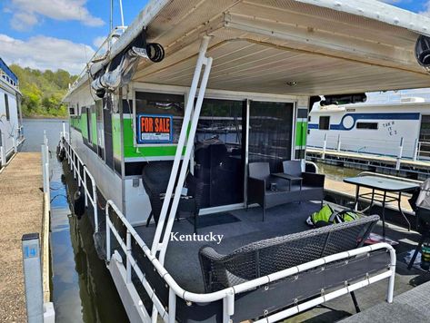 1974 Sumerset House For Sale By Owner $28K in Kentucky - Pros and Cons of Living On a Houseboat Houseboats For Sale, House Boats For Sale, Houseboat Living, House Boats, Advantages And Disadvantages, Florida Georgia, For Sale By Owner, Houseboat, Water Activities