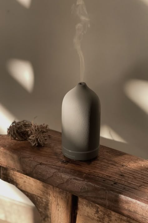 Aromatherapy Aesthetic Photography, Aesthetic Oil Diffuser, Diffuser Photography Ideas, Air Diffuser Aesthetic, Diffuser Product Photography, Aroma Diffuser Aesthetic, Aroma Therapy Aesthetic, Essential Oil Diffuser Aesthetic, Essential Oil Photography Styling