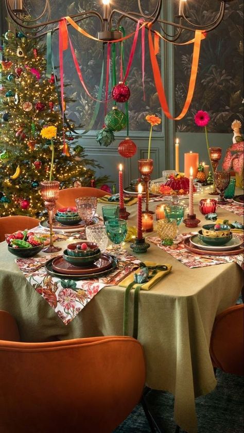 Planning a vibrant Christmas celebration? Check out this latest Party Place blog for inspiration! #PartyPlace #ChristmasParty #Christmas Christmas 2023 Tablescapes, Christmas Table Settings Eclectic, Hipster Christmas Decor, Christmas Tablescapes Colorful, Christmas Decor Whimsical, Candyland Christmas Centerpiece, Grandmillenial Christmas Table, Bright Christmas Table Decor, Kitsch Christmas Aesthetic