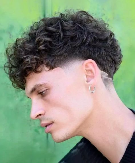 Curly Hair Taper, Curly Taper Fade, Fade Haircut Curly Hair, Mid Fade Haircut, Taper Fade Curly Hair, Male Haircuts Curly, Curly Hair Fade, Crop Haircut, Men Haircut Curly Hair