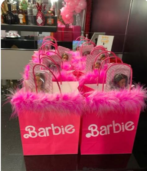 Barbie 8th Birthday Party, Barbie Pool Party, Barbie Pool, Barbie Bday, Barbie Bachelorette, Barbie Party Ideas, Barbie Birthday Cake, Barbie Party Decorations, Barbie Theme Party