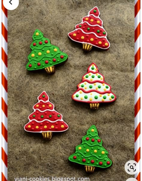 Christmas Sugar Cookie Designs, Christmas Cookie Cake, Cookie Decorating Icing, Christmas Sugar Cookies Decorated, Christmas Cookie Decorating, Cookie Pictures, Cute Christmas Cookies, Christmas Cutouts, Royal Icing Recipe