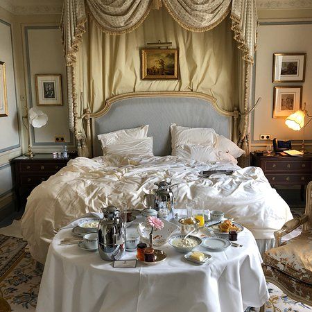 Ritz Hotel, Dream Bedroom, My New Room, House Inspo, Dream Home Design, Dream Room, 인테리어 디자인, Gossip Girl, Hotels Room