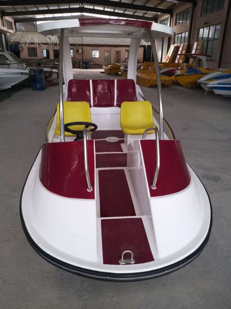 Electric Pontoon Boat, Boat Puns, Small Pontoon Boats, Cheap Boats, Boat Battery, Free Energy Projects, Cheap Solar, Duck Boat, Garden Pallet