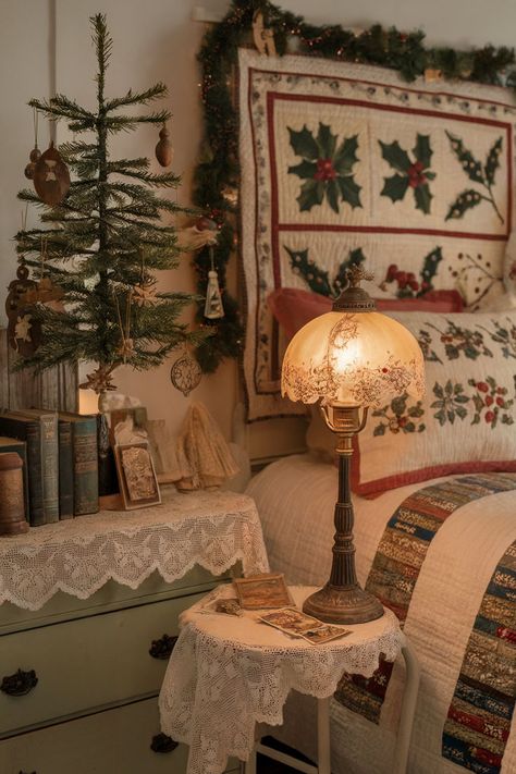 A vintage-themed bedroom with holiday quilts, a small Christmas tree, and rustic holiday decorations for a cozy feel. Vintage Christmas Decor Ideas, Bedroom Christmas Decor Ideas, Chestnuts Roasting, Bedroom Christmas Decor, Christmas Apartment, Bedroom Christmas, Vintage Christmas Decor, Christmas Decorations Bedroom, Christmas Room Decor