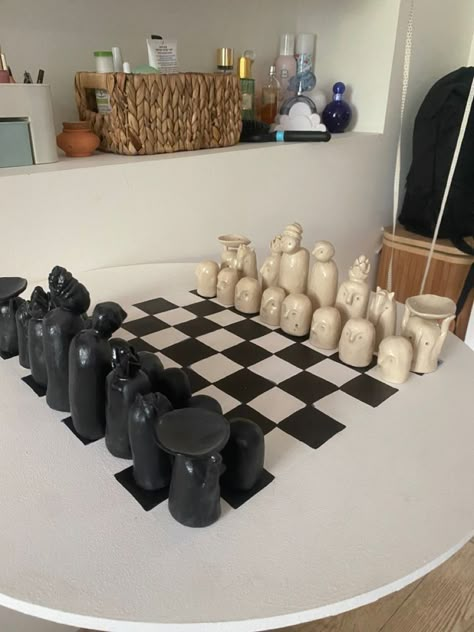 Handmade Clay Chess Set, Chess Set Ceramic, Simple Chess Pieces, Pottery Set Up, Aesthetic Chess Set, Clay Chess Set Diy, Homemade Chess Set, Cute Chess Board, Polymer Clay Chess Set