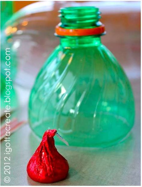 How to make a giant Hershey Kiss filled with chocolates – Recycled Crafts Candy Decorations Diy, Willy Wonka Party, Candy Themed Party, Candy Land Birthday Party, Gingerbread Christmas Decor, Giant Candy, Candyland Birthday, Candyland Party, Candy Theme