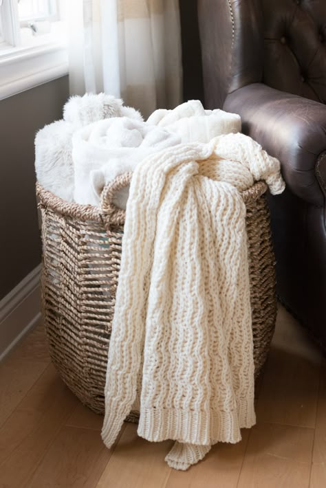 @homegoods basket filled with cozy throw blankets.  #HelloGorgeous Living Room Baskets, Comfy Blankets, Home Decor Baskets, Easy Home Decor, Apartment Living Room, A Blanket, Cozy Living Rooms, Throw Blankets, My New Room