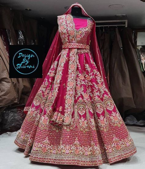 Hot Pink Bridal Lehenga Wedding, Hot Pink Bridal Lehenga, Punjabi Bridal Lehenga, Hand Embroidery Lehenga, Lehenga Punjabi, Hot Pink Lehenga, Bridal Lehenga Wedding, Hairstyle Indian, Pink Bridal Lehenga