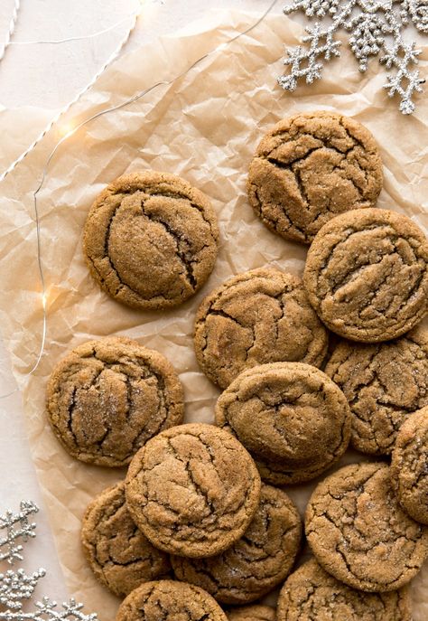 Soft Gingerbread Cookies Gooey Gingerbread Cookies, Soft Baked Gingerbread Cookies, Fluffy Gingerbread Cookies, Fluffy Cookies, Chocolate Cream Pie Recipe, Gingerbread Cookie Recipe, Easy Gingerbread Cookies, Soft Gingerbread, Italian Christmas Recipes