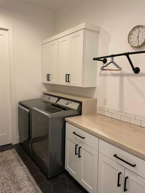 Laundry Bar Ideas, Laundry Room Lower Cabinets, Bathroom Plus Laundry Room, Simple Laundry Room Cabinets, Laundry Room With 2 Washers 2 Dryers, Laundry Room Attached To Kitchen, Landing Laundry Area, Alabaster Laundry Room, Laundry Room With Big Sink