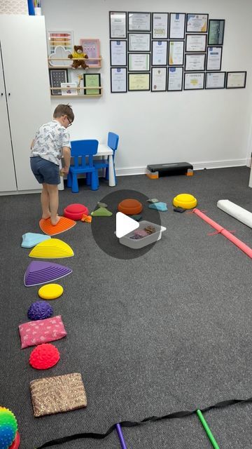 Sensory Room Ideas At Home, Reflex Integration, Bird Crafts Preschool, Sensory Integration Activities, Sensory Integration Therapy, Pediatric Physical Therapy, Occupational Therapy Activities, Crafts Preschool, Gross Motor Activities