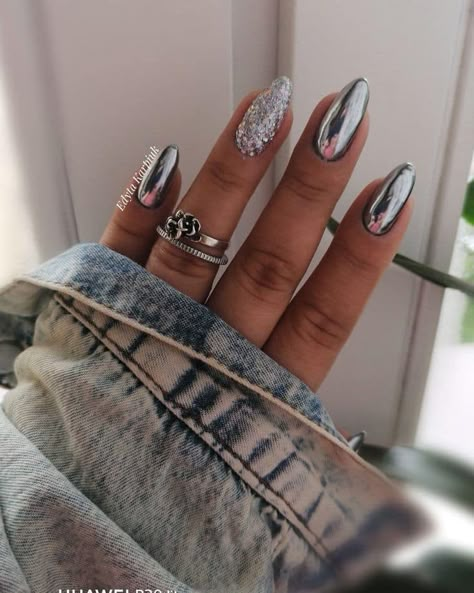 Wife Nails, Unghie Sfumate, Pretty Gel Nails, Almond Acrylic Nails, Her Nails, Mob Wife, Black Nail, Dipped Nails, Gel Nail Designs