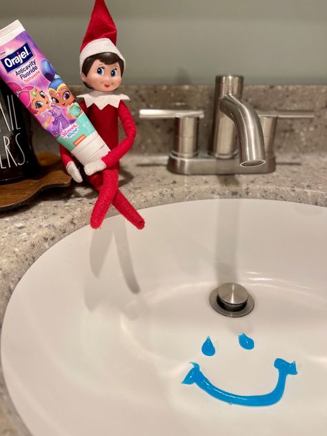 Frost Pips Ideas, Elf On The Shelf Praying, Elf Ideas Easy Toddlers, Good Elf On The Shelf Ideas For Kids, Fun Ideas For Elf On The Shelf Kids, Elf In The Shelf Ideas Toddler, Cute Ideas For Elf On The Shelf, At Home Elf On The Shelf Ideas, Santa Elf Ideas