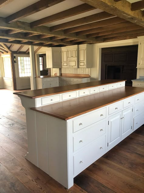 Period Kitchens - Sunderland Period Homes Period Home Kitchen, Early American Kitchen Ideas, Historic Colonial Kitchen, 18th Century Kitchen, Colonial Kitchen Design, Early American Kitchen, Colonial Kitchen Ideas, American Colonial Interior, Colonial Style Kitchen