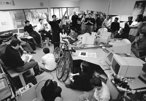 Interview: Rare Photos Documenting Life in Silicon Valley during the Digital Revolution - My Modern Met Documenting Life, Inspirational Leaders, Redwood City California, Digital Revolution, Redwood City, Rare Pictures, Group Work, Silicon Valley, Steve Jobs