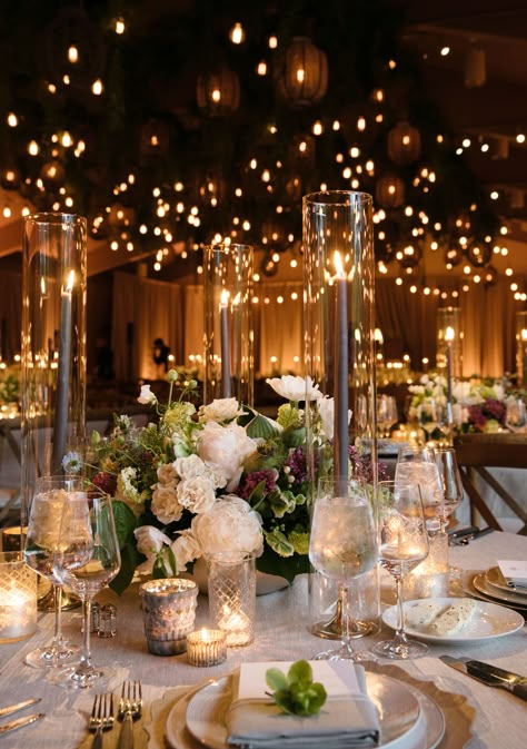 Wedding Inspo Indoor, Classy Wedding Theme, Classy Wedding Reception, Quince Decor, Wedding Ambiance, Indoor Wedding Receptions, Spring Wedding Decorations, Dream Wedding Decorations, Wedding Aesthetics