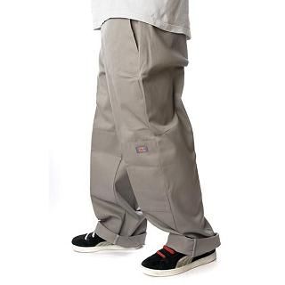 DICKIES double knee(grey) Dickies Double Knee Pants Outfit, Dickies Cholo, Knee Pants Outfit, Dickies Outfits Men, 200s Outfits, Hiphop Outfit, Khaki Shorts Outfit, Cargo Shorts Outfit, Dickies Outfit