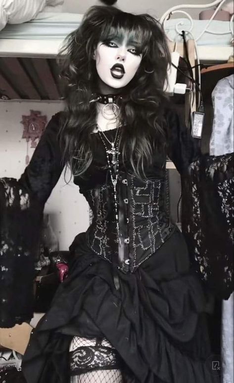 Trad Goth Outfits, Goth Outfit Inspo, Traditional Goth, Goth Gifts, Goth Fits, Goth Outfit Ideas, How To Impress, Goth Subculture, Goth Look